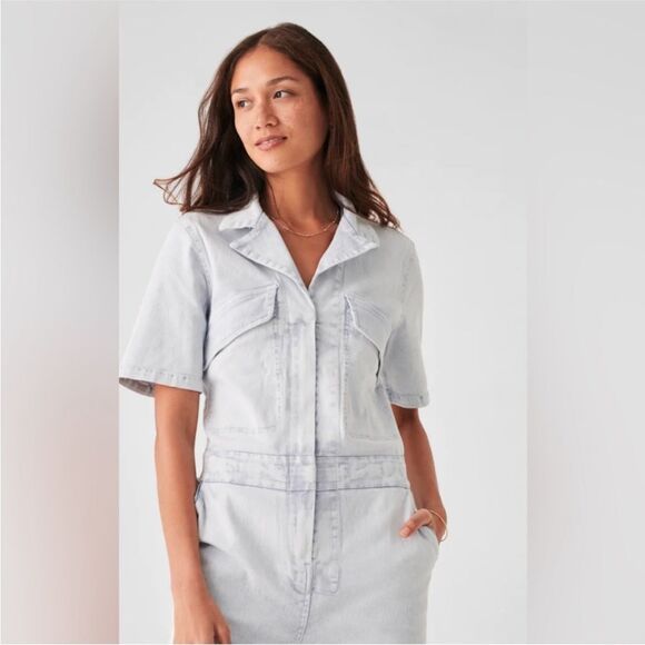 NWT Faherty Size Medium Blythe Jumpsuit Light Indigo Wash Style WBS2213 - Picture 3 of 15